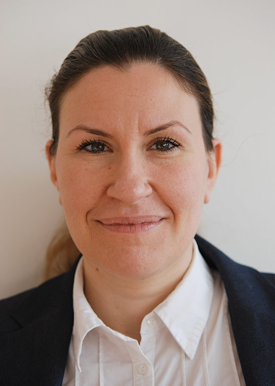 Dr. Anna Guggenberger